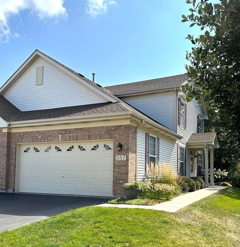 Primary Photo - 357 Emerald Ln