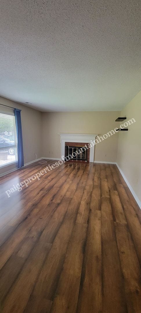 Building Photo - RANCH STYLE HOME