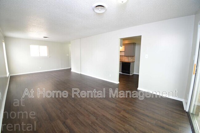 Foto del edificio - 4713 S Fulton Pl