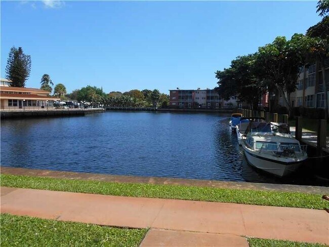 Foto del edificio - 2731 Taft St