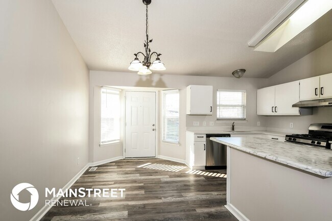 Foto del edificio - 3304-3305 5 Oaks Dr