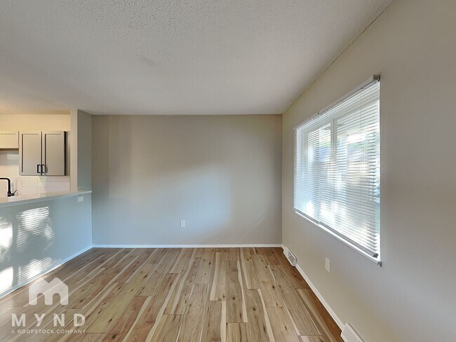 Foto del edificio - 6823 Maybrook St