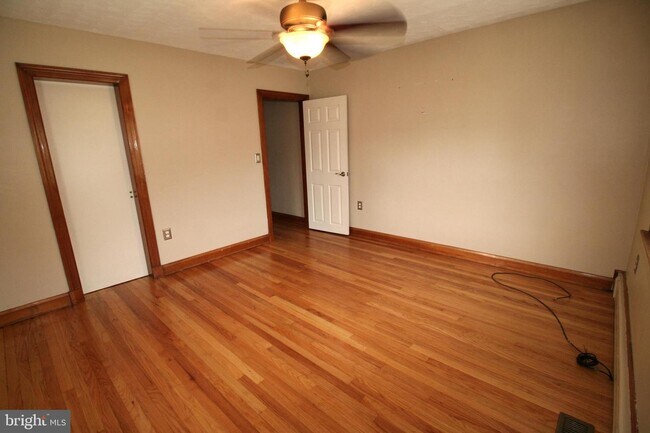 Building Photo - 804 Glenview Ave