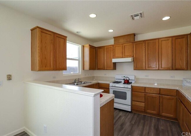 Building Photo - 468 Beckman Way