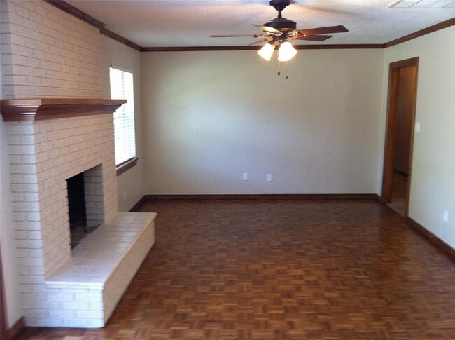 Building Photo - 2733 Walnut Rd