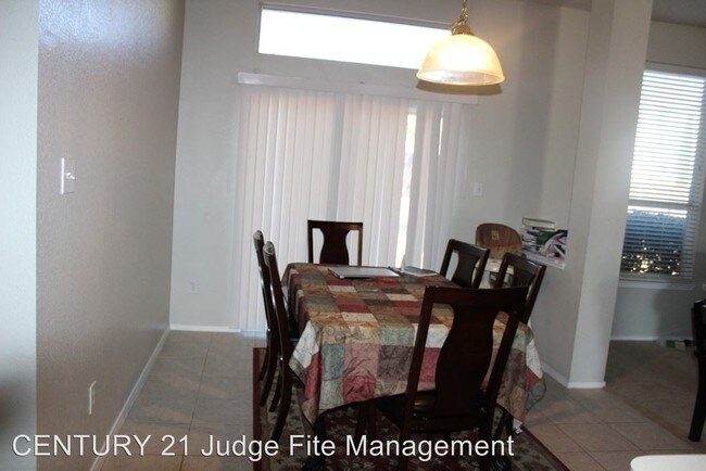Building Photo - 13 Watergrove Ct