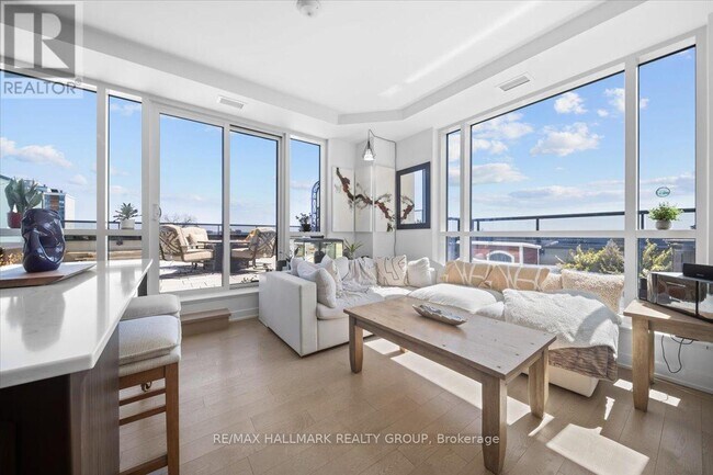 Photo du bâtiment - 560 Rideau St