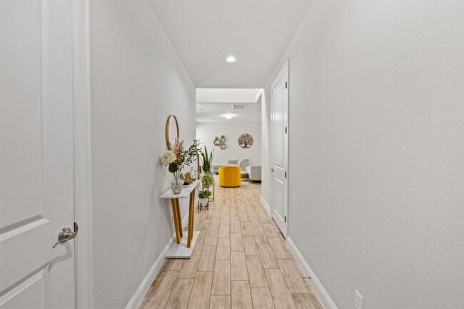 Building Photo - 129 Stone Cyn Dr
