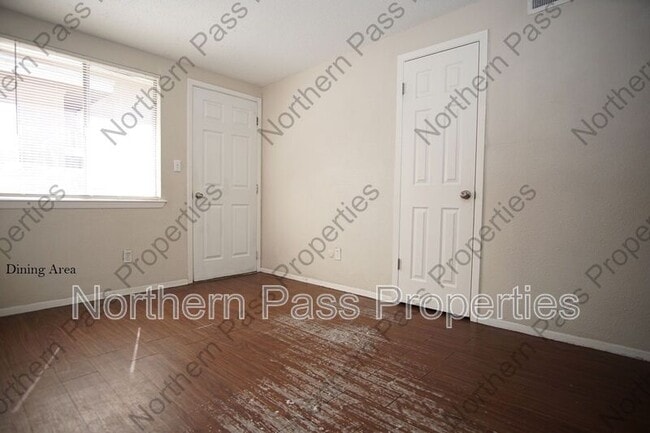 Building Photo - 114 Bauxite Ave