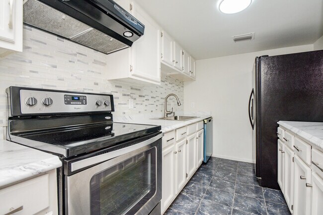 Foto del edificio - 9509 Windswept Ln