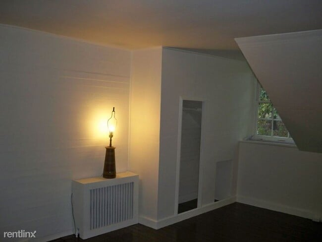 Building Photo - 3 br, 1 bath House - 48 Lewis Mountain Pkwy