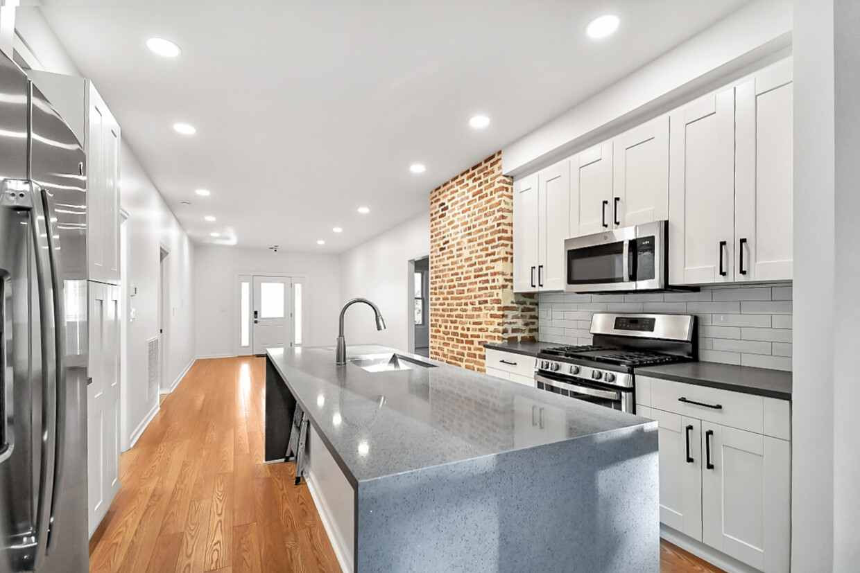 Foto principal - 695 Palisade Ave