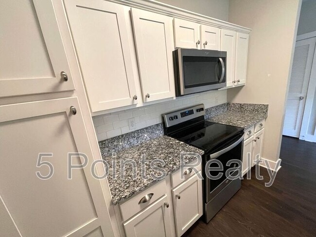 Building Photo - 934 Governors Ct