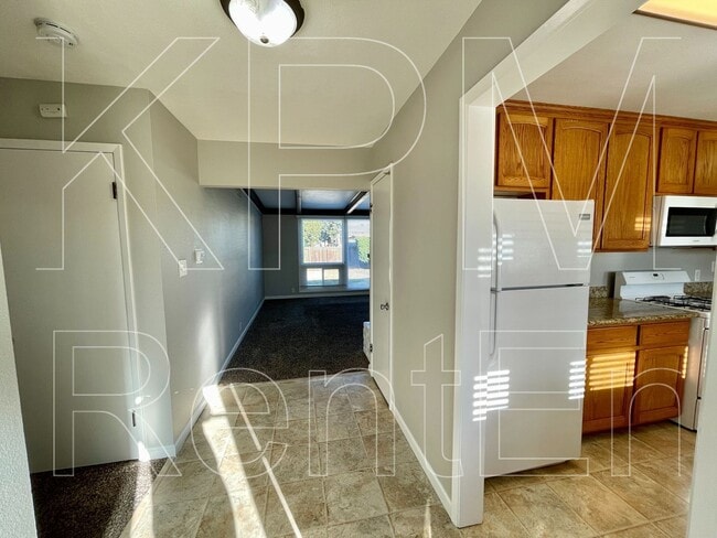 Building Photo - 1117 Brookside Rd