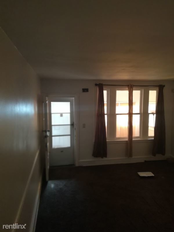 Building Photo - 3 br, 1 bath House - 115 W 29th St