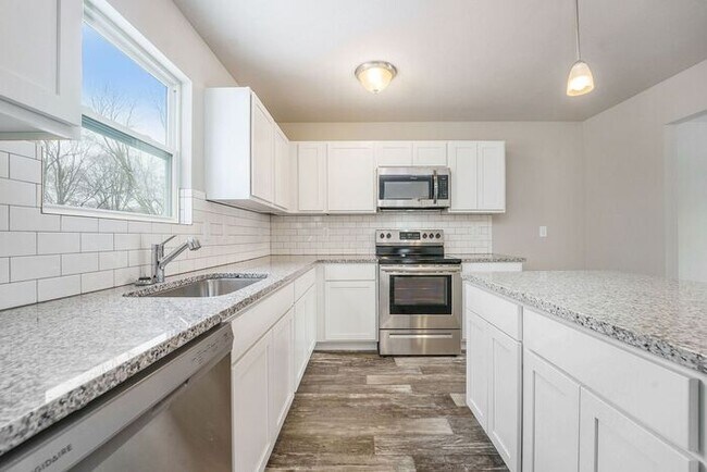 Building Photo - 7235 Heartwood Ct