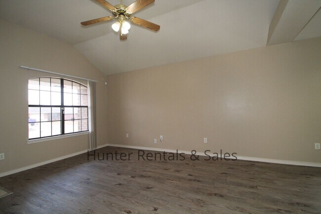 Foto del edificio - Stunning!