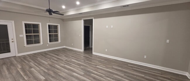 Building Photo - 83 Village Dr
