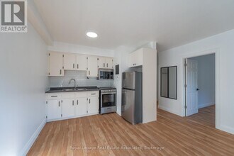 Building Photo - 122 Victoria Ave N