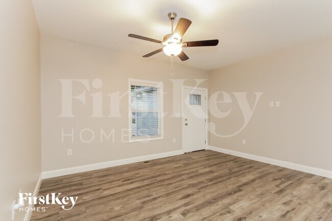 Foto del edificio - 409 Lakeridge Dr