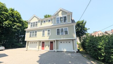 Building Photo - 11 Sparhawk St
