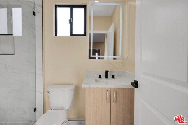 Foto del edificio - 10507 Dempsey Ave