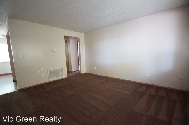 Building Photo - 2807 Lansing Dr