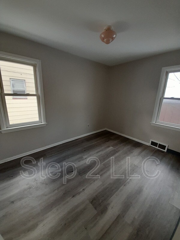 Building Photo - 12600 Longmead Ave