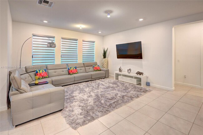 Building Photo - 3274 Dunning Dr