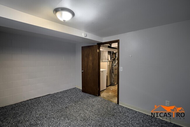 Foto del edificio - 215 E Lane Ave