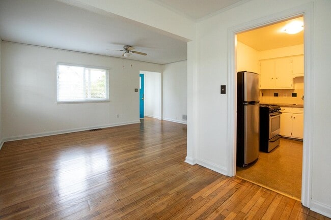 Photo - 2005 NE Prescott St Apartment