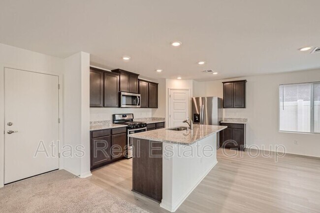 Building Photo - 4920 N Goldfield St