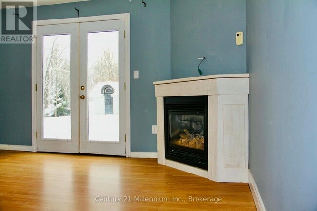 Building Photo - 124 Main St