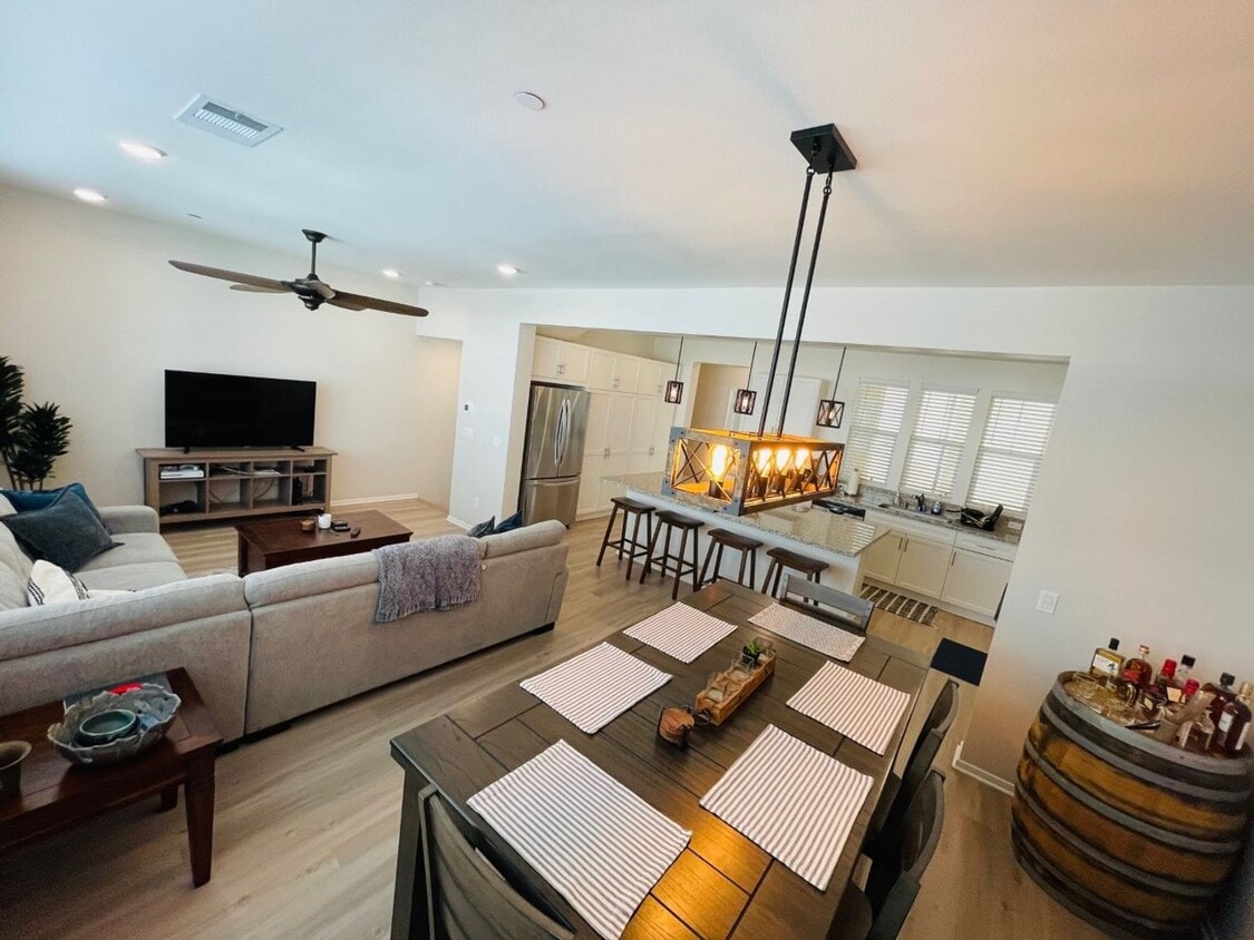 Primary Photo - Beautiful Townhome!