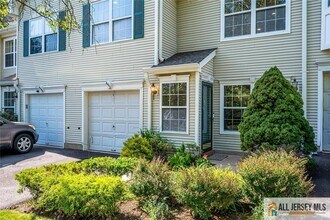 Building Photo - 403 Somerset Ct