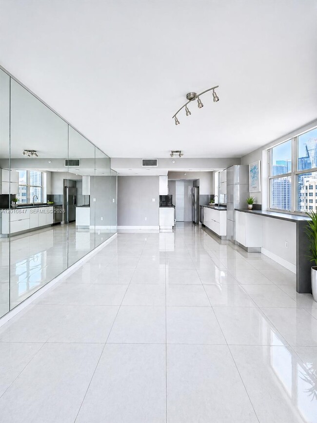 Building Photo - 800 Claughton Island Dr