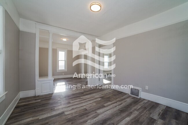 Foto del edificio - 1725 N Gale Ave