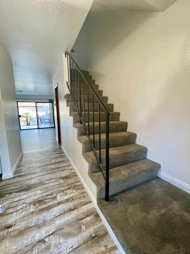 Building Photo - 5208 Berkshire Way