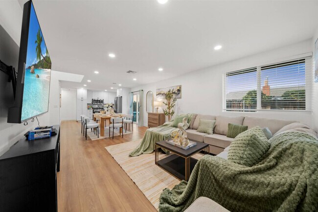 Foto del edificio - 1676 Raynell Way