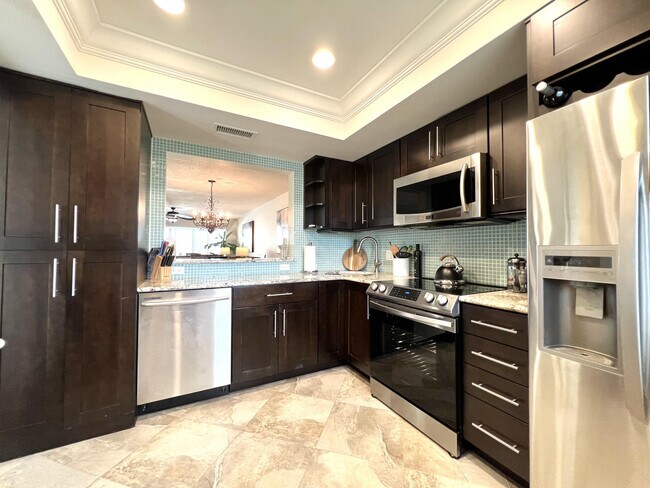 Foto del edificio - 325 S Beach Rd