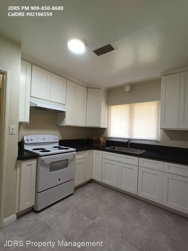 Building Photo - 2 br, 1.5 bath House - 807 N. 2nd Avenue #B