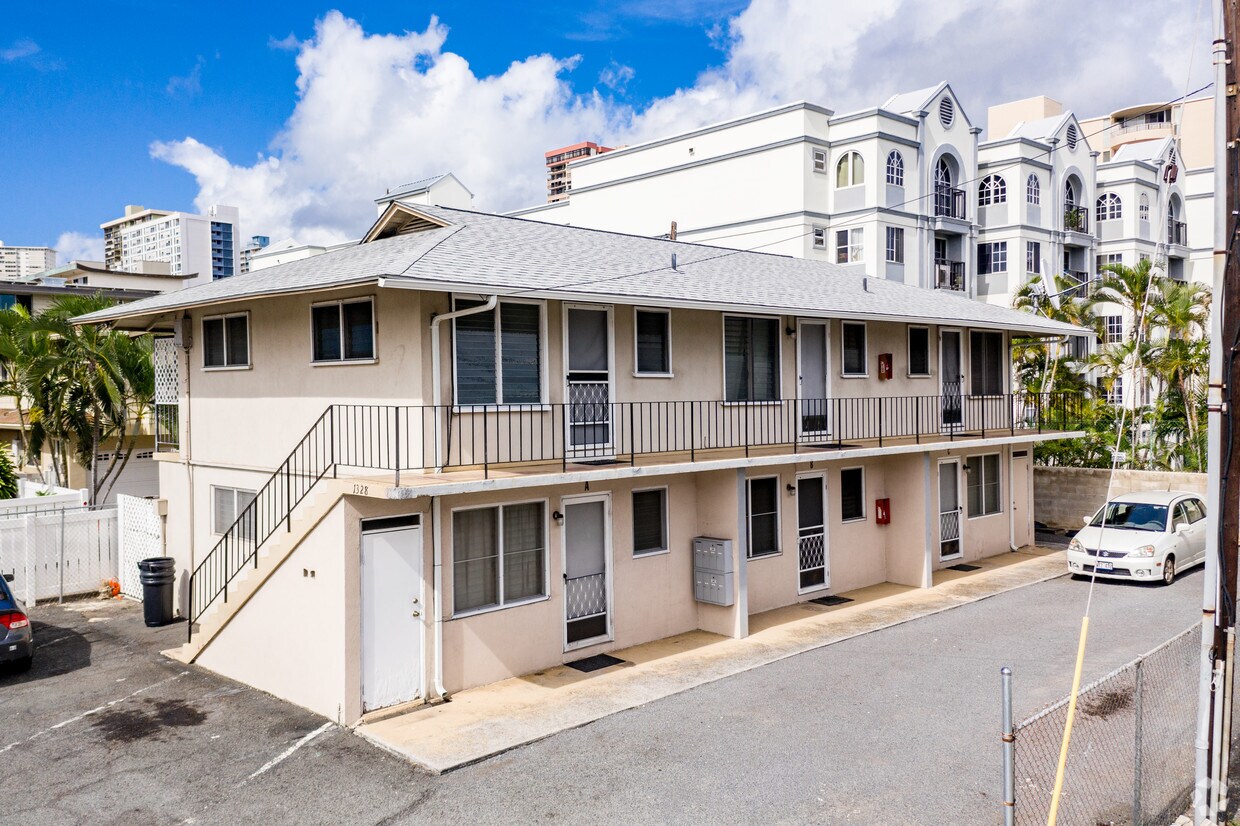 Primary Photo - 1328 Lunalilo St