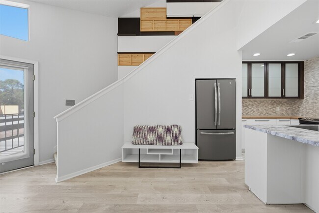 Foto del edificio - 10855 Meadowglen Ln