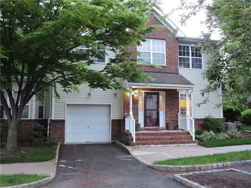 Building Photo - 271 Pinelli Dr
