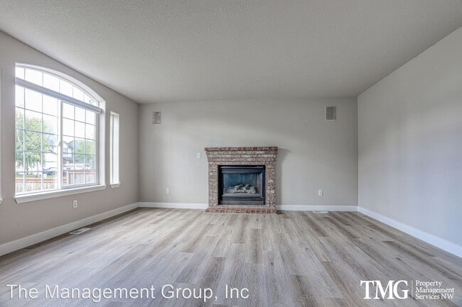 Building Photo - 4 br, 2.5 bath House - 3012 NE 166th Place
