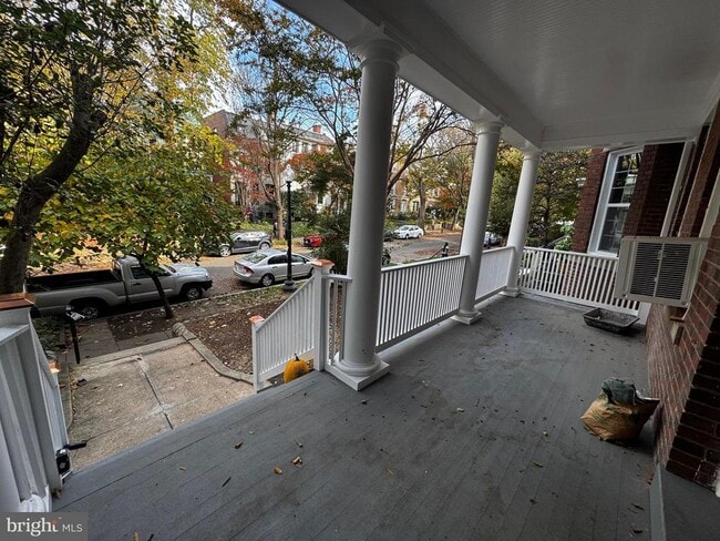 Foto del edificio - 1748 Lamont St NW