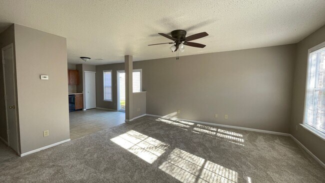 Foto del edificio - HOUSE...3 Bedroom 2.5 Bath
