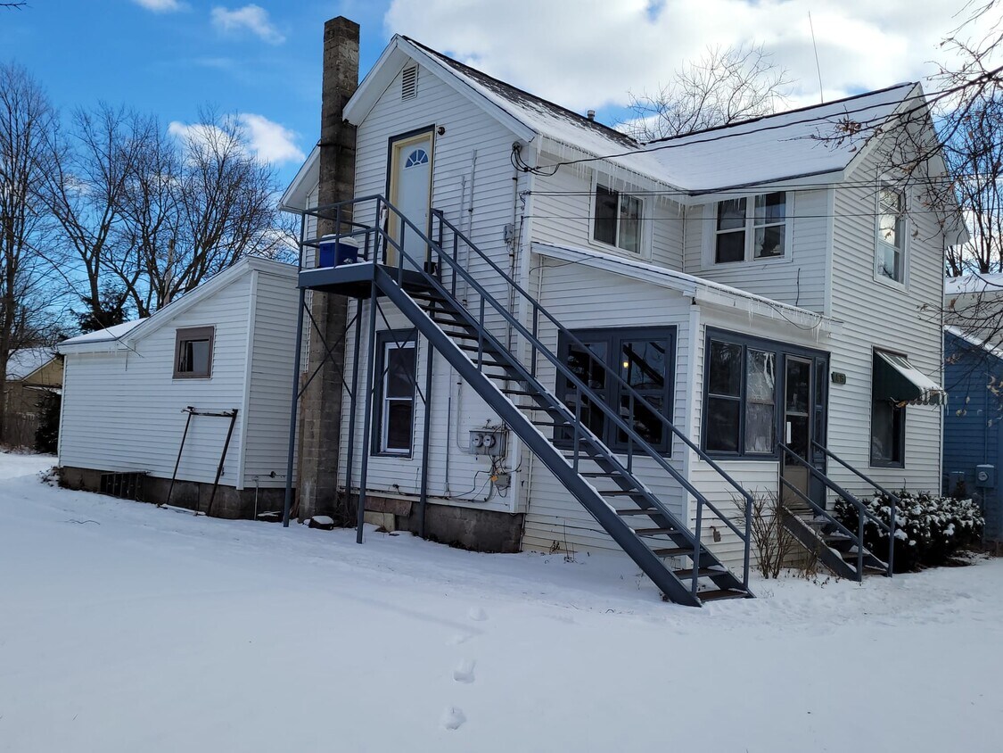 1615 Herbert St, Lansing, MI 48910 House Rental in Lansing, MI