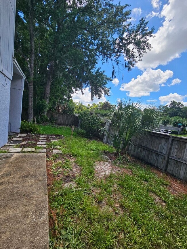 Foto del edificio - FABOULOUS 3 BEDROOM / 2.5 BATH / 2 CAR GARAGE HOME - WINTER SPRINGS (THE HIGHLANDS)