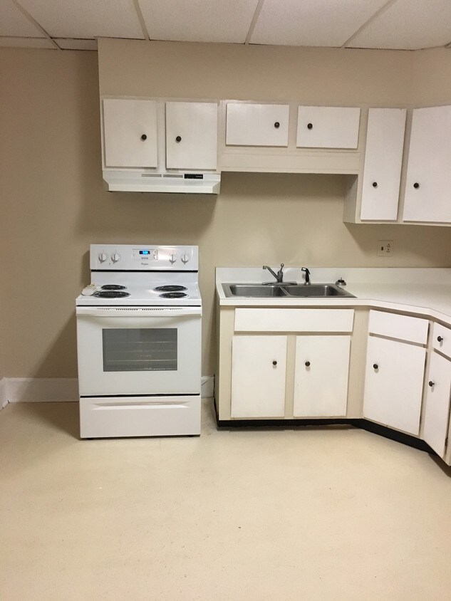 Kitchen - 4 N Delaware St